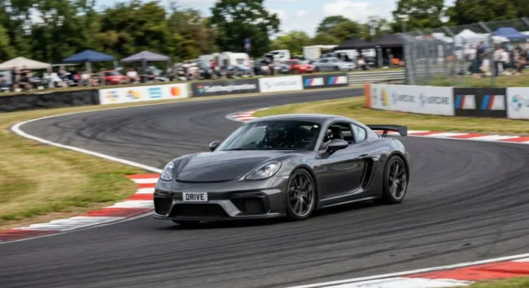 Porsche Cayman en stage de pilotage : poids, puissance et comportement